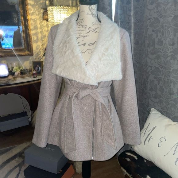 JESSICA SIMPSON FAUX FUR COLLAR COAT - Picture 7 of 10